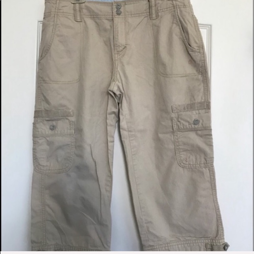 Levi Capri pants like new!  Size 6